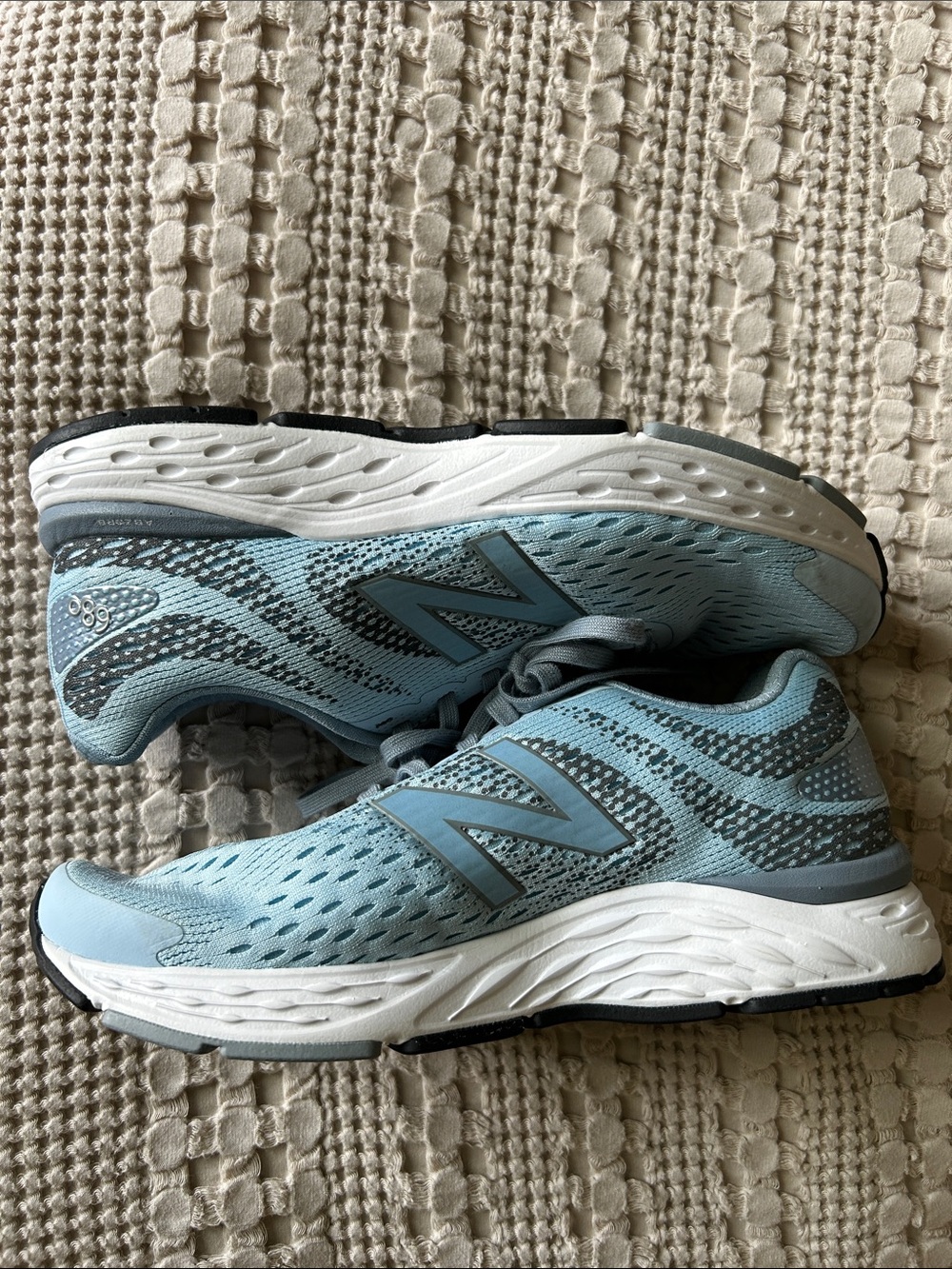 New Balance Women's Sky Blue and Gray Mesh Running Sneakers Size 9.5